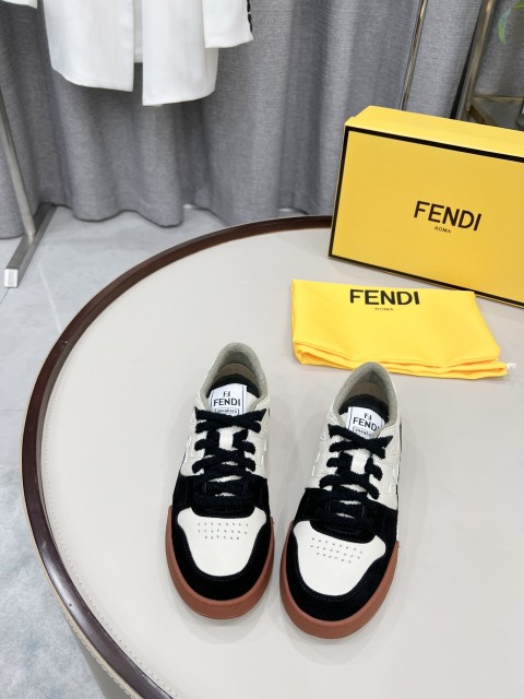 フェンディ靴コピー  2022新品大人気NO.1  FENDI フェンディ靴0021