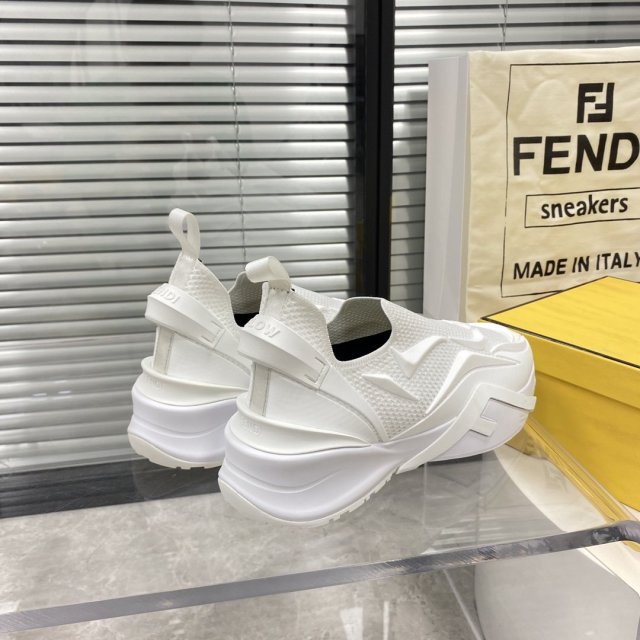 フェンディ靴コピー 男女兼用 定番人気2022新品  FENDI フェンディ靴0015