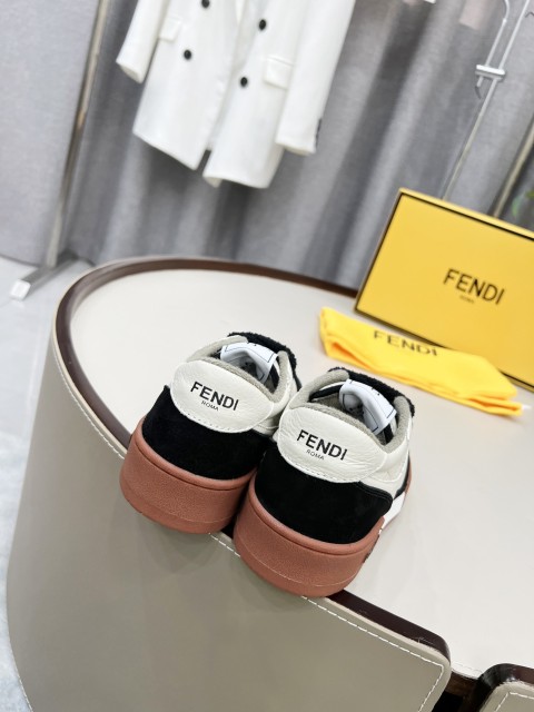 フェンディ靴コピー  2022新品大人気NO.1  FENDI フェンディ靴0021