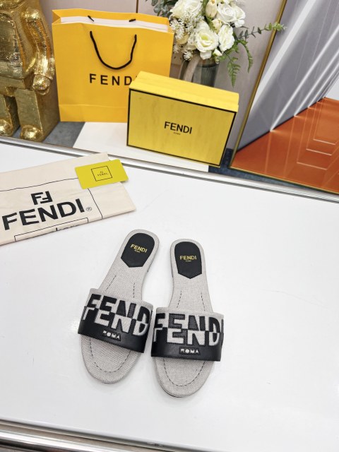 フェンディ靴コピー 高品質 2022新品大人気NO.1  FENDI フェンディ靴0030