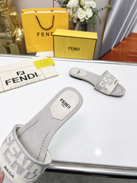 フェンディ靴コピー 高品質 2022新品大人気NO.1  FENDI フェンディ靴0029