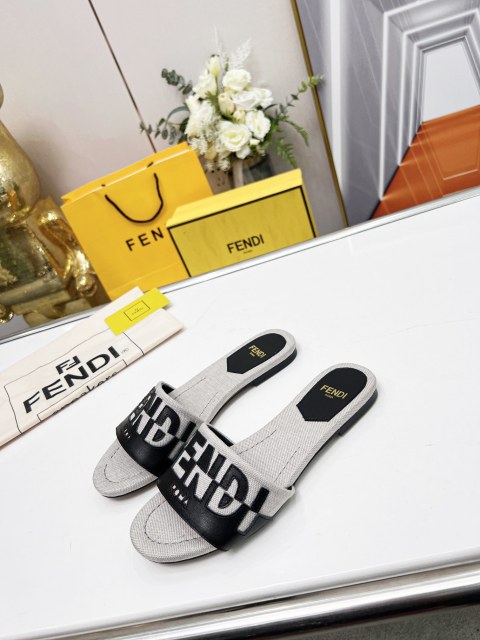 フェンディ靴コピー 高品質 2022新品大人気NO.1  FENDI フェンディ靴0030