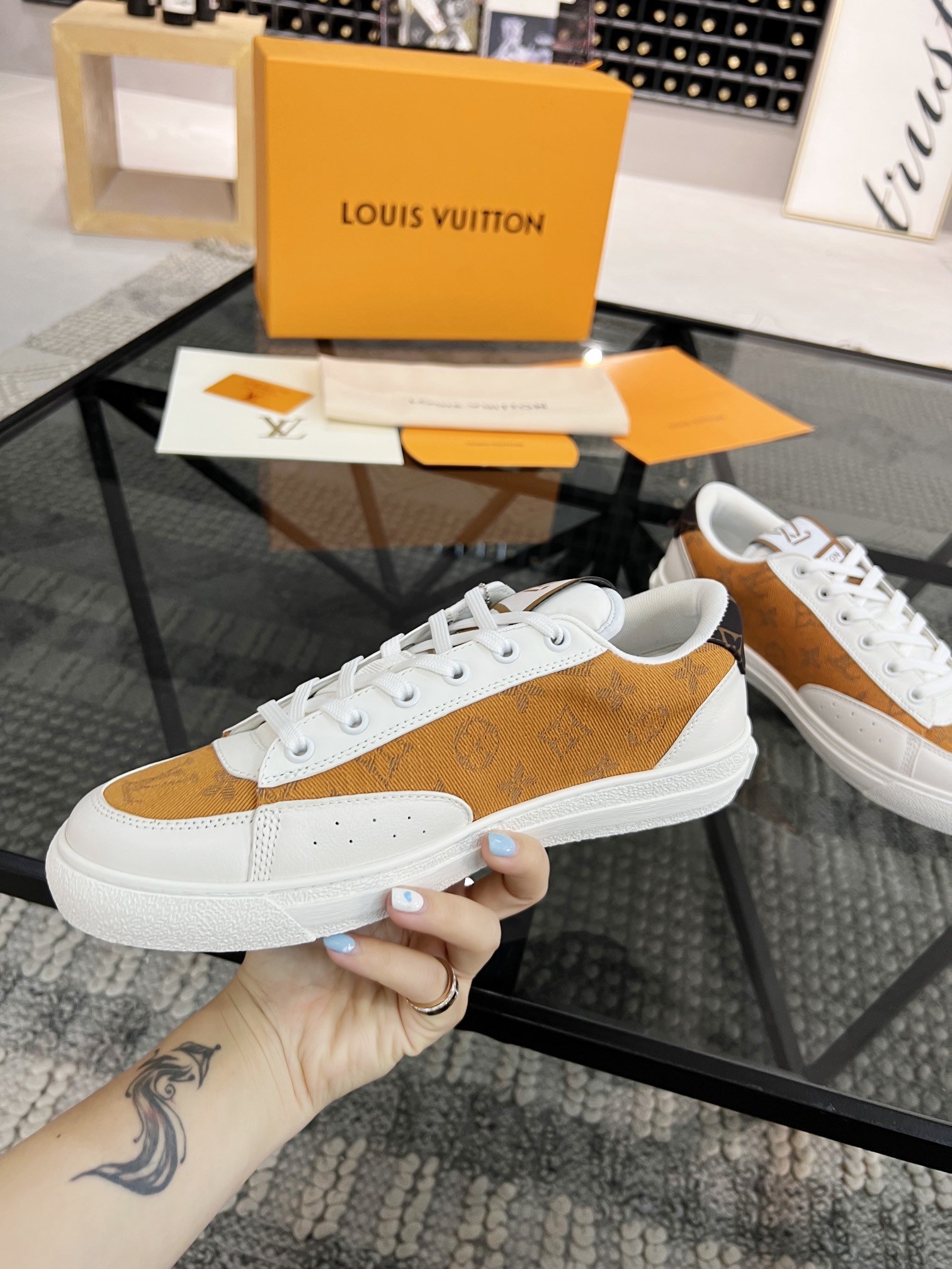 ルイヴィトン靴コピー   2022新品大人気NO.1  Louis Vuitton ルイヴィトン靴0150