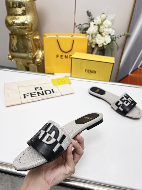 フェンディ靴コピー 高品質 2022新品大人気NO.1  FENDI フェンディ靴0030