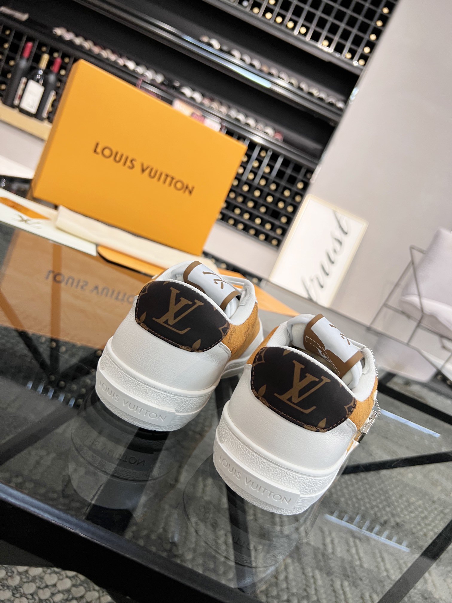 ルイヴィトン靴コピー   2022新品大人気NO.1  Louis Vuitton ルイヴィトン靴0150