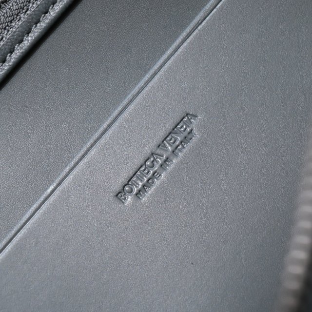 ボッテガヴェネタセカンドバッグコピー 定番人気2022  BOTTEGA VENETA  ボッテガヴェネタセカンドバッグ0006