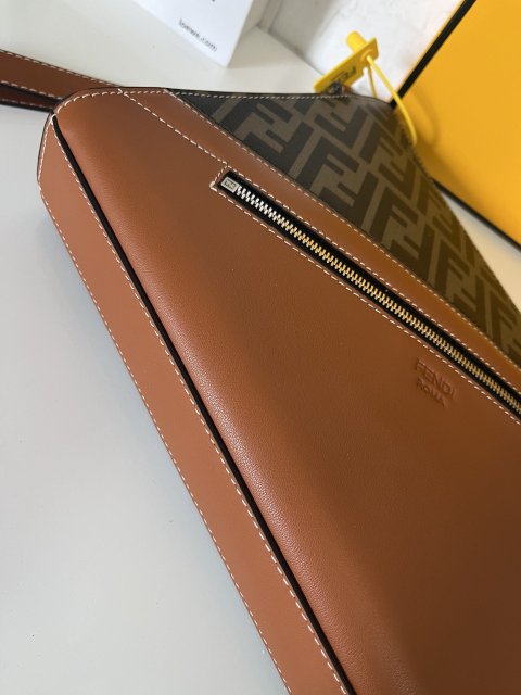 フェンディセカンドバッグコピー 定番人気2022  FENDI  フェンディセカンドバッグ0007