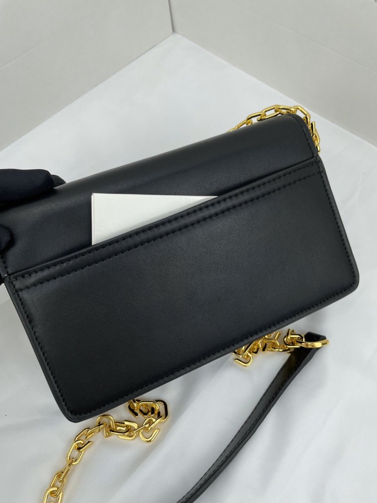 ジバンシィバッグコピー 2022大人気NO.1 GIVENCHY  ジバンシィバッグ0012