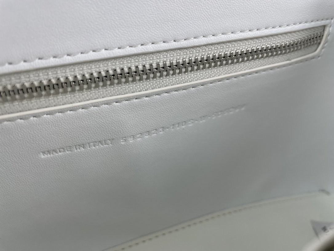 バレンシアガバッグコピー 2022新品大人気NO.1  BALENCIAGA   バレンシアガバッグ0012