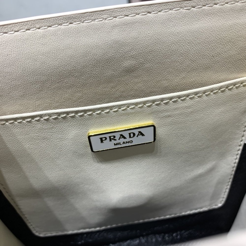 プラダバッグコピー 大人気2022新品  PRADA  プラダバッグ00231