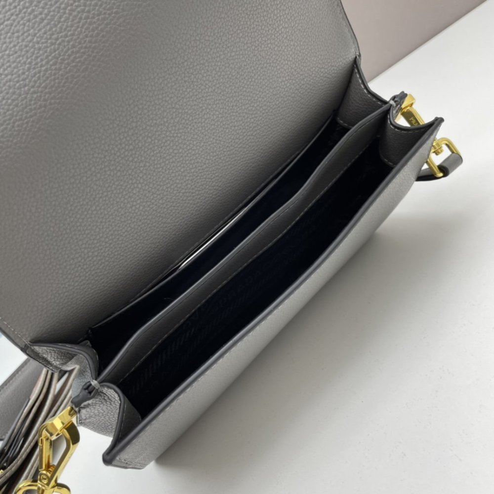 プラダバッグコピー 大人気2022新品  PRADA  プラダバッグ00247