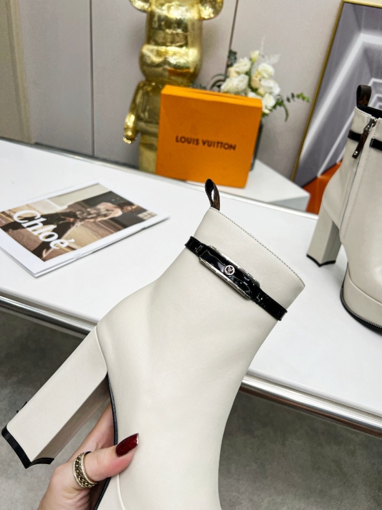 ルイヴィトン靴コピー   2022新品大人気NO.1   Louis Vuitton ルイヴィトン靴0338