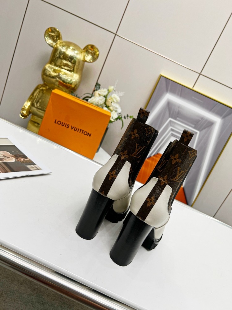 ルイヴィトン靴コピー   2022新品大人気NO.1   Louis Vuitton ルイヴィトン靴0333