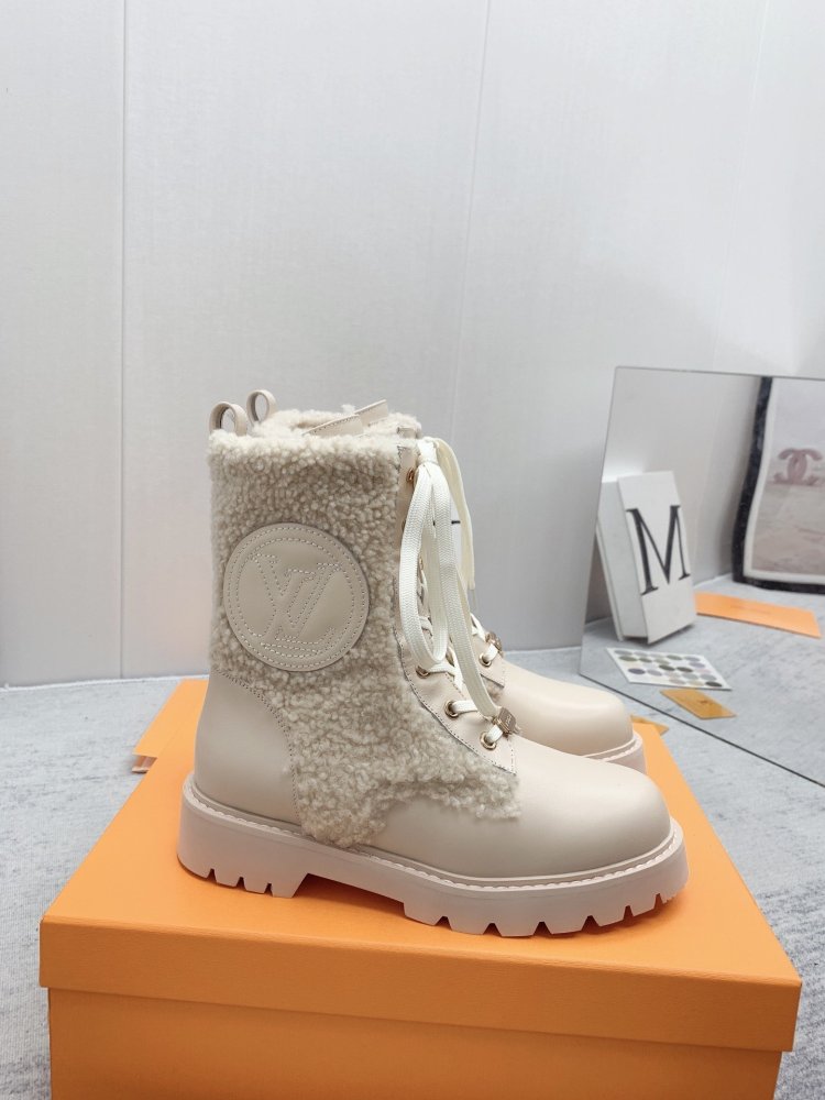 ルイヴィトン靴コピー   2022新品大人気NO.1   Louis Vuitton ルイヴィトン靴0330