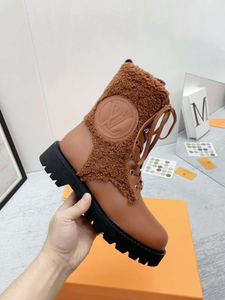 ルイヴィトン靴コピー   2022新品大人気NO.1   Louis Vuitton ルイヴィトン靴0329