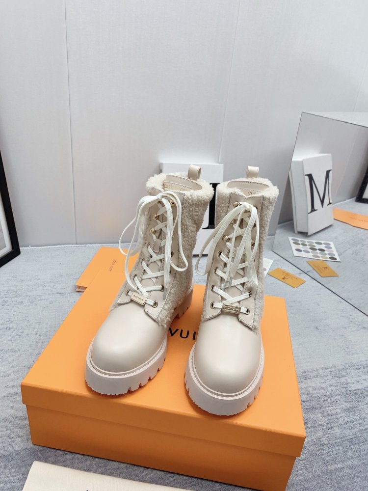 ルイヴィトン靴コピー   2022新品大人気NO.1   Louis Vuitton ルイヴィトン靴0330