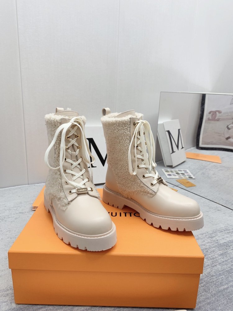 ルイヴィトン靴コピー   2022新品大人気NO.1   Louis Vuitton ルイヴィトン靴0330