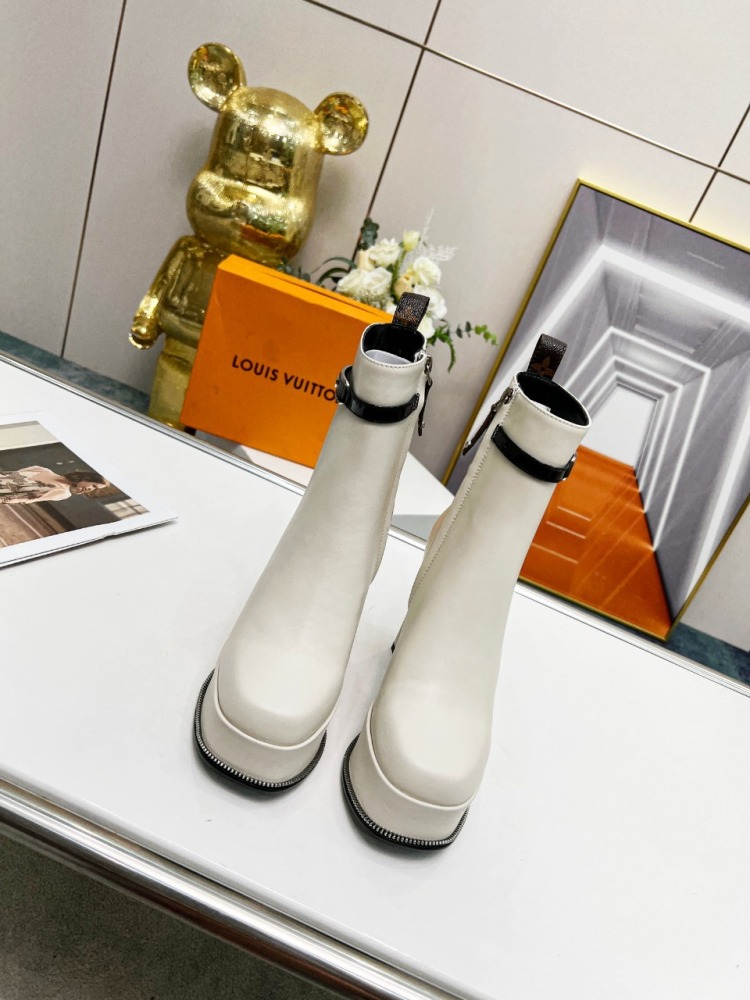 ルイヴィトン靴コピー   2022新品大人気NO.1   Louis Vuitton ルイヴィトン靴0338