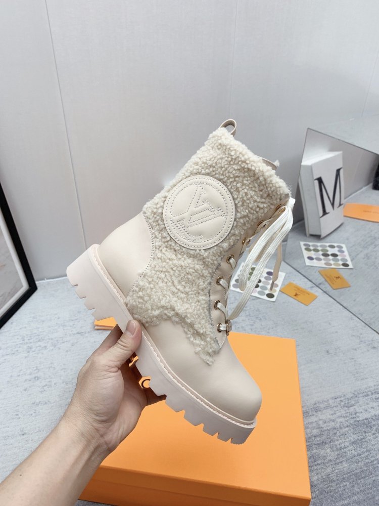 ルイヴィトン靴コピー   2022新品大人気NO.1   Louis Vuitton ルイヴィトン靴0330