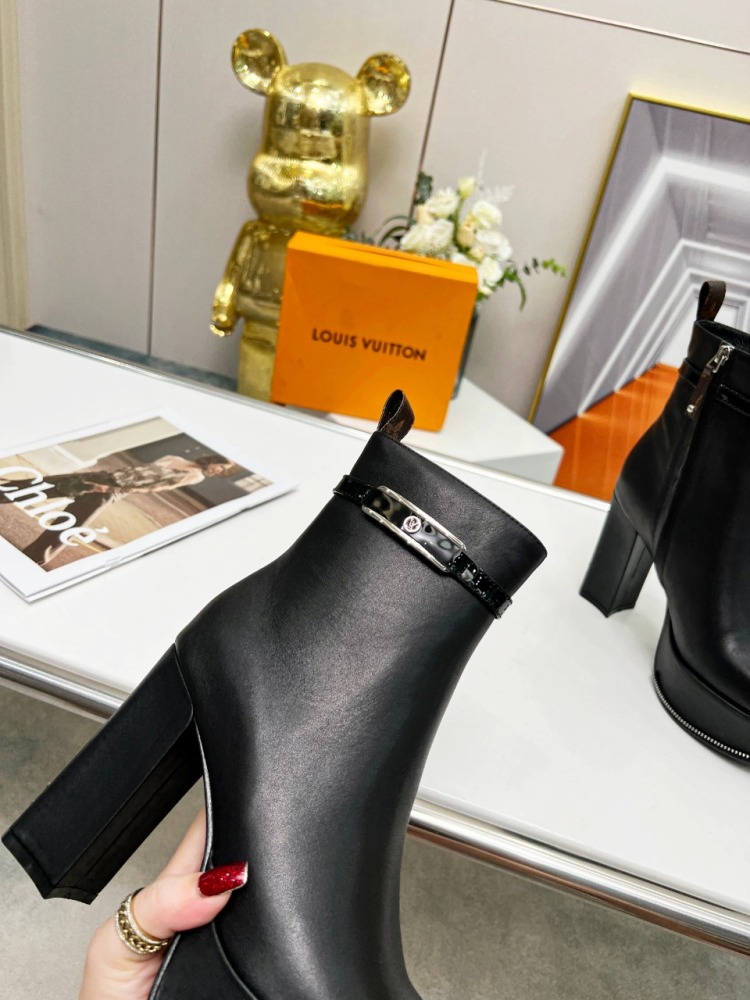 ルイヴィトン靴コピー   2022新品大人気NO.1   Louis Vuitton ルイヴィトン靴0336