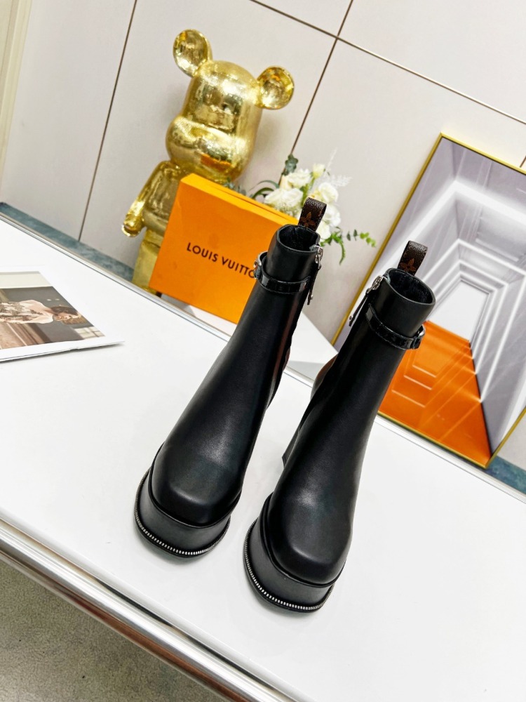 ルイヴィトン靴コピー   2022新品大人気NO.1   Louis Vuitton ルイヴィトン靴0336