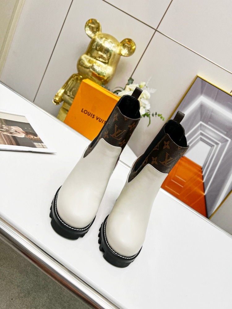 ルイヴィトン靴コピー   2022新品大人気NO.1   Louis Vuitton ルイヴィトン靴0333