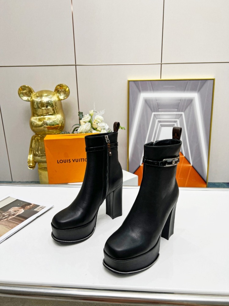 ルイヴィトン靴コピー   2022新品大人気NO.1   Louis Vuitton ルイヴィトン靴0336