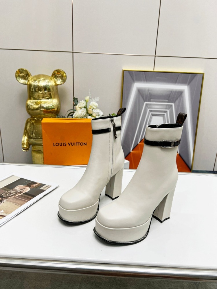 ルイヴィトン靴コピー   2022新品大人気NO.1   Louis Vuitton ルイヴィトン靴0338
