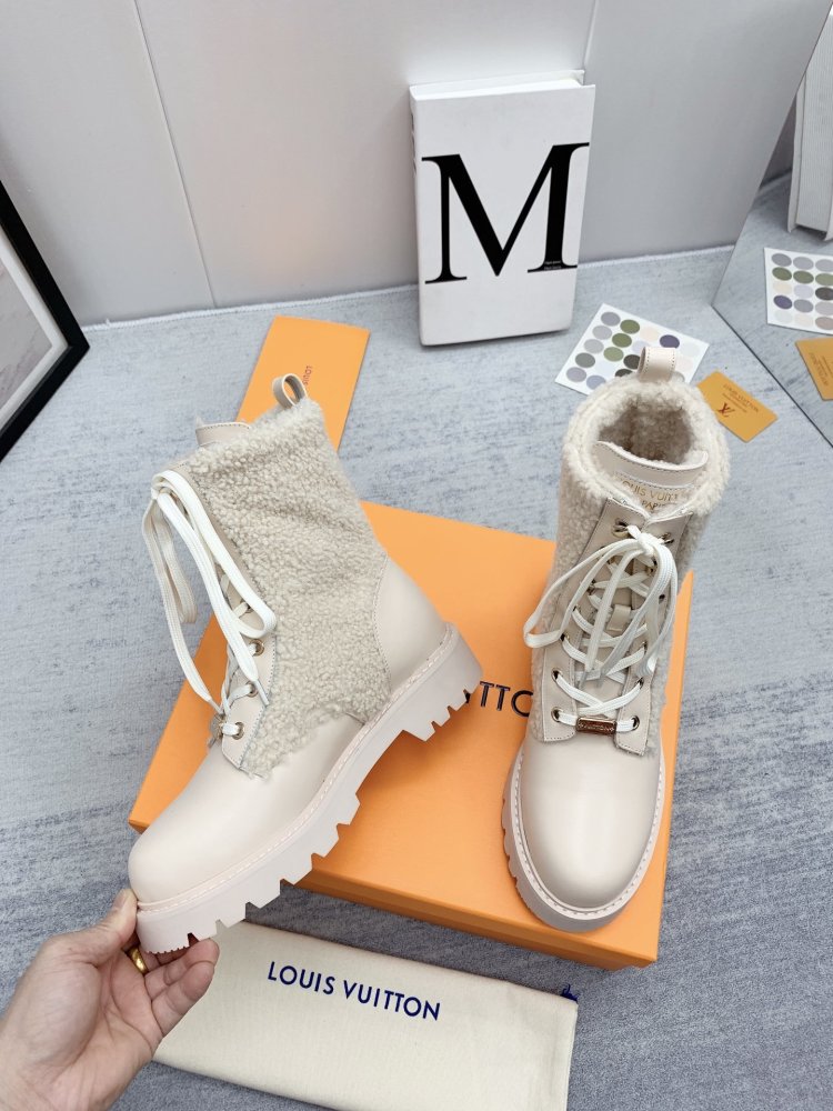 ルイヴィトン靴コピー   2022新品大人気NO.1   Louis Vuitton ルイヴィトン靴0330