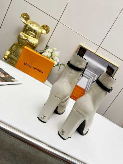 ルイヴィトン靴コピー   2022新品大人気NO.1   Louis Vuitton ルイヴィトン靴0338