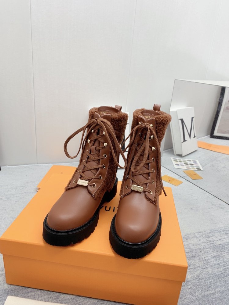 ルイヴィトン靴コピー   2022新品大人気NO.1   Louis Vuitton ルイヴィトン靴0329