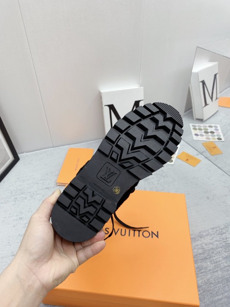 ルイヴィトン靴コピー   2022新品大人気NO.1   Louis Vuitton ルイヴィトン靴0331