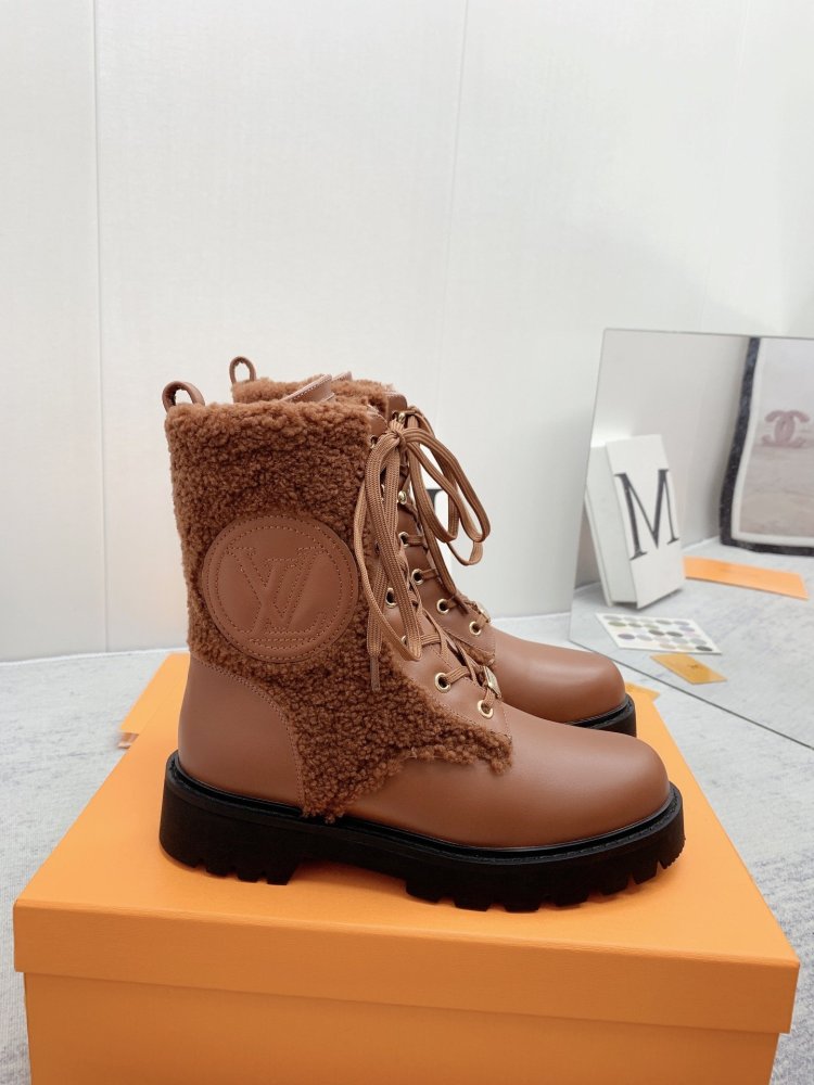 ルイヴィトン靴コピー   2022新品大人気NO.1   Louis Vuitton ルイヴィトン靴0329