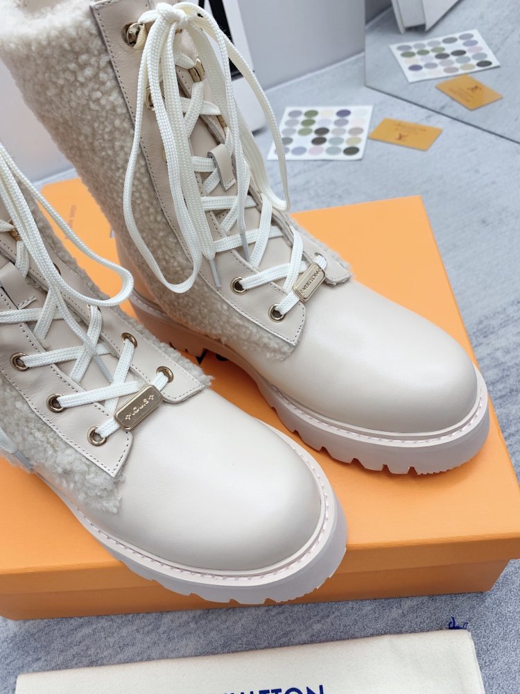 ルイヴィトン靴コピー   2022新品大人気NO.1   Louis Vuitton ルイヴィトン靴0330