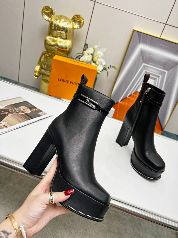 ルイヴィトン靴コピー   2022新品大人気NO.1   Louis Vuitton ルイヴィトン靴0336