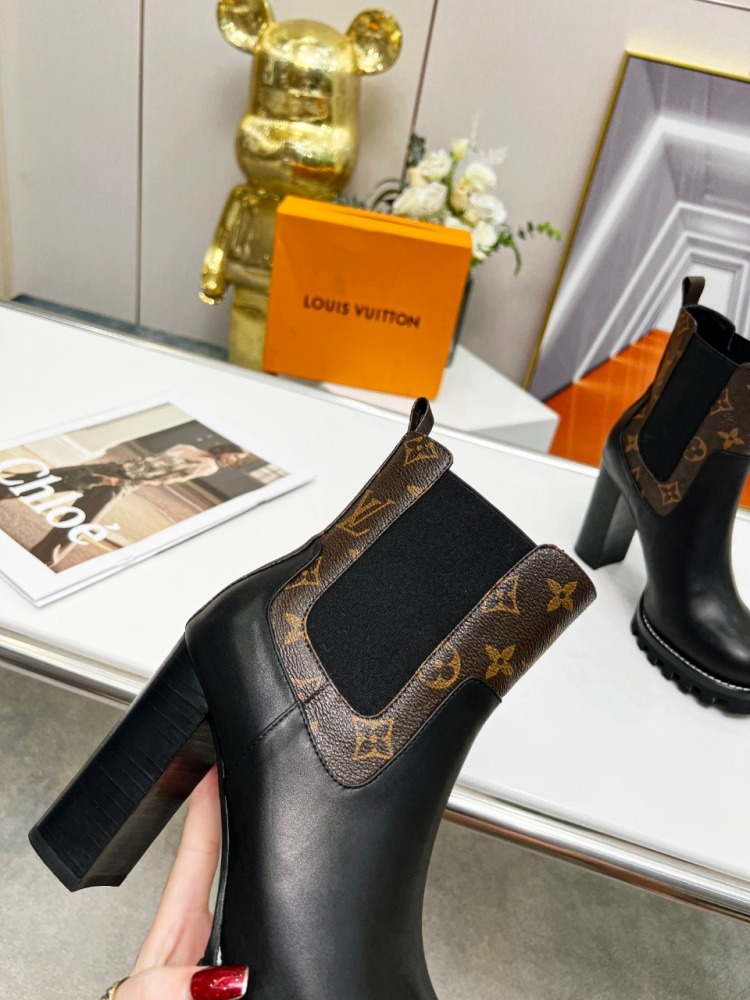 ルイヴィトン靴コピー   2022新品大人気NO.1   Louis Vuitton ルイヴィトン靴0334