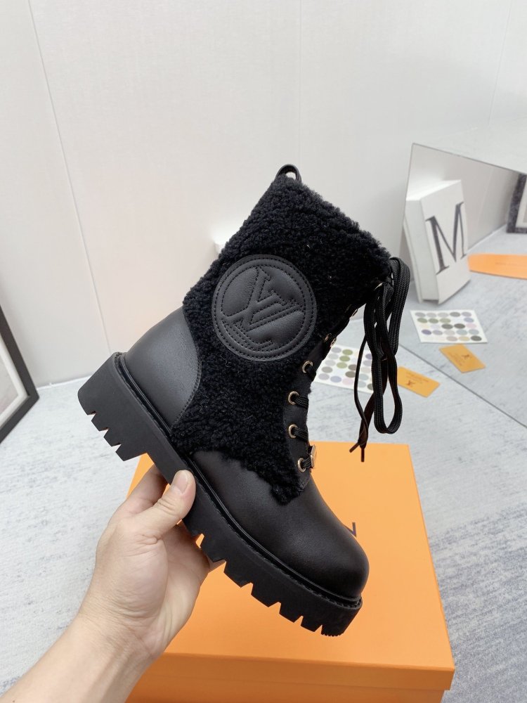 ルイヴィトン靴コピー   2022新品大人気NO.1   Louis Vuitton ルイヴィトン靴0331