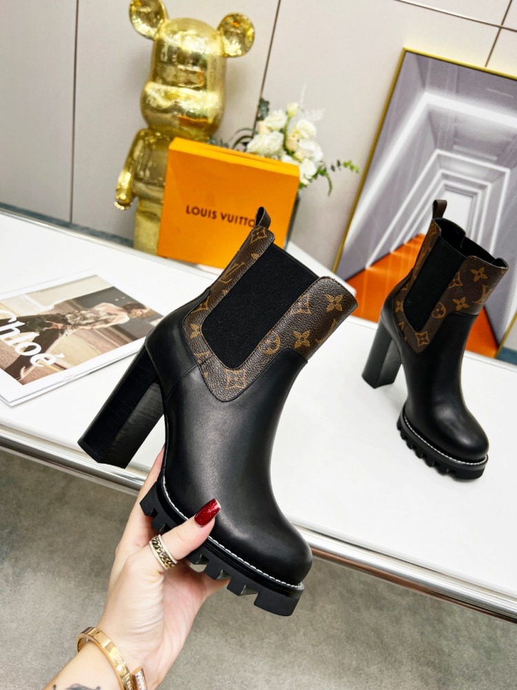ルイヴィトン靴コピー   2022新品大人気NO.1   Louis Vuitton ルイヴィトン靴0334