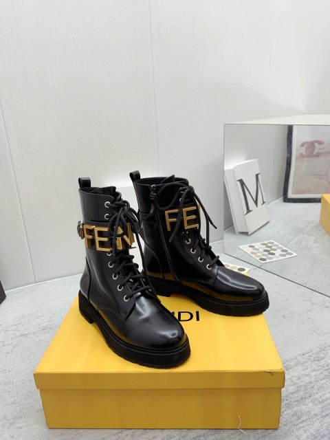 フェンディ靴コピー 高品質 2022新品大人気NO.1  FENDI フェンディ靴0036