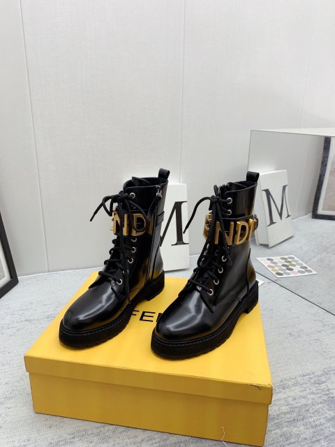 フェンディ靴コピー 高品質 2022新品大人気NO.1  FENDI フェンディ靴0036