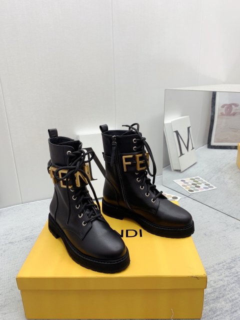 フェンディ靴コピー 高品質 2022新品大人気NO.1  FENDI フェンディ靴0037