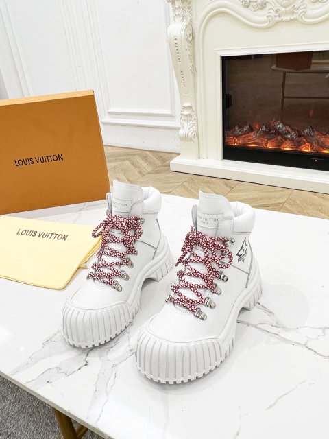 ルイヴィトン靴コピー   定番人気2022新品   Louis Vuitton ルイヴィトン靴0405