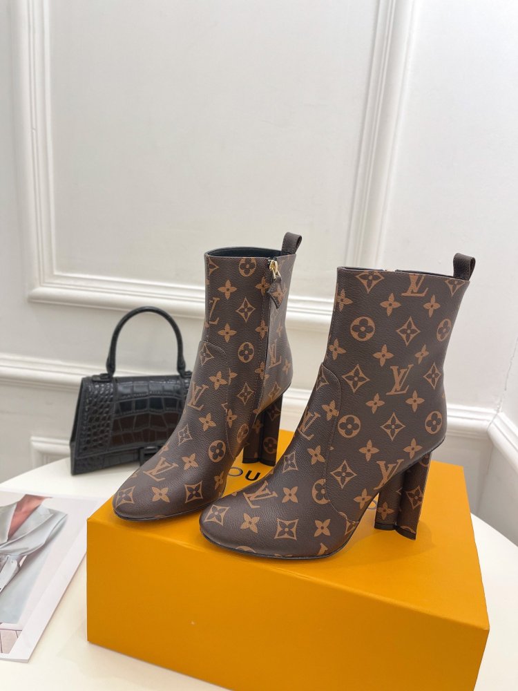 ルイヴィトン靴コピー 2022新品大人気NO.1   Louis Vuitton ルイヴィトン靴0377