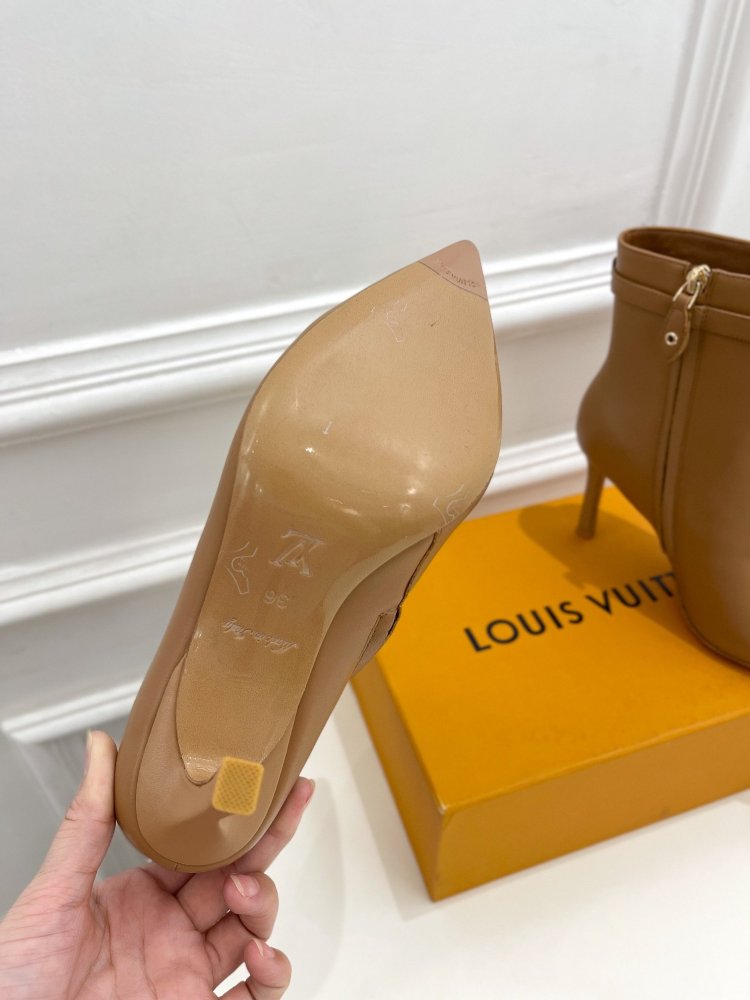 ルイヴィトン靴コピー 2022新品大人気NO.1   Louis Vuitton ルイヴィトン靴0379
