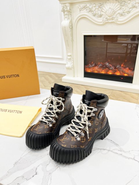 ルイヴィトン靴コピー   定番人気2022新品   Louis Vuitton ルイヴィトン靴0404