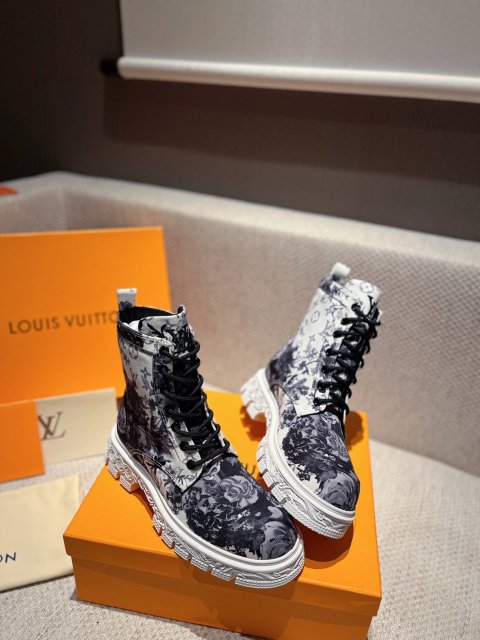ルイヴィトン靴コピー  男女兼用 定番人気2022新品   Louis Vuitton ルイヴィトン靴0401