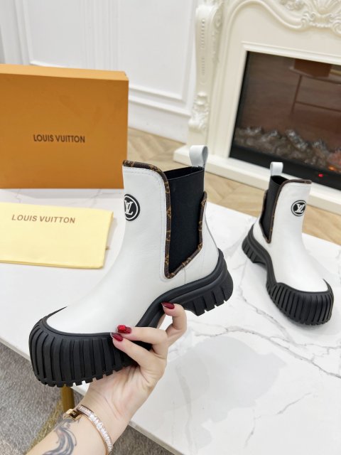 ルイヴィトン靴コピー   定番人気2022新品   Louis Vuitton ルイヴィトン靴0408
