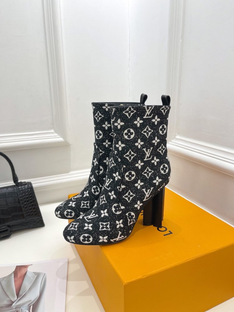 ルイヴィトン靴コピー 2022新品大人気NO.1   Louis Vuitton ルイヴィトン靴0374