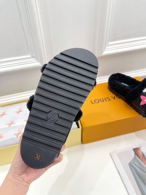 ルイヴィトン靴コピー   2022SS新作通販   Louis Vuitton ルイヴィトン靴0354