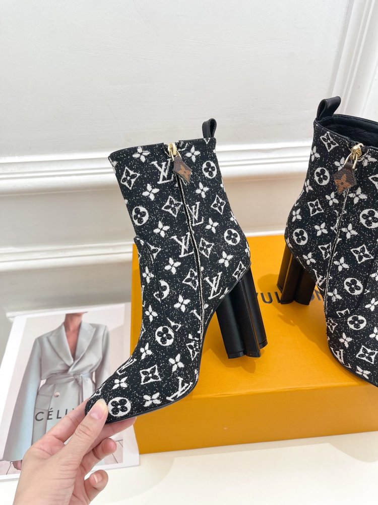 ルイヴィトン靴コピー 2022新品大人気NO.1   Louis Vuitton ルイヴィトン靴0374